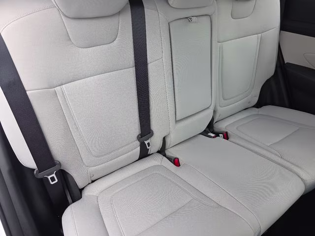 2026 White Pearl Hyundai Tucson SE FWD SUV