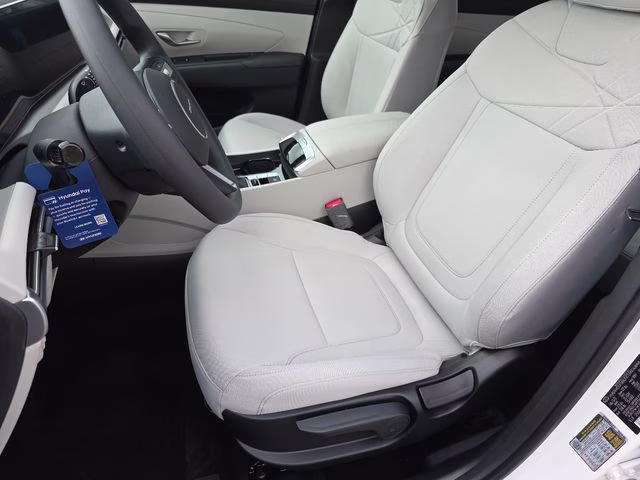 2026 White Pearl Hyundai Tucson SE FWD SUV