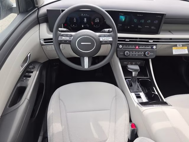 2026 White Pearl Hyundai Tucson SE FWD SUV