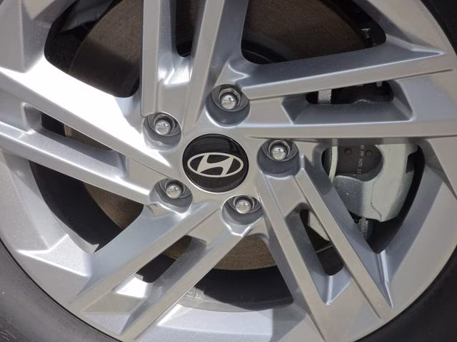 2026 White Pearl Hyundai Tucson SE FWD SUV