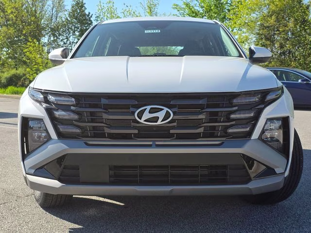2026 White Pearl Hyundai Tucson SE FWD SUV