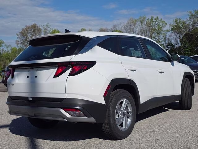 2026 White Pearl Hyundai Tucson SE FWD SUV
