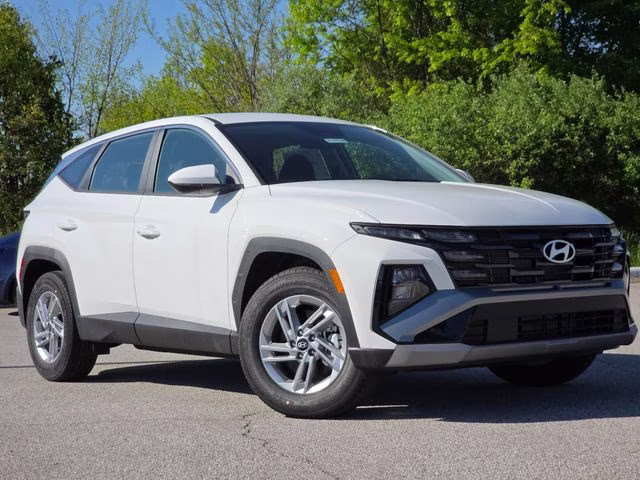 2026 White Pearl Hyundai Tucson SE FWD SUV