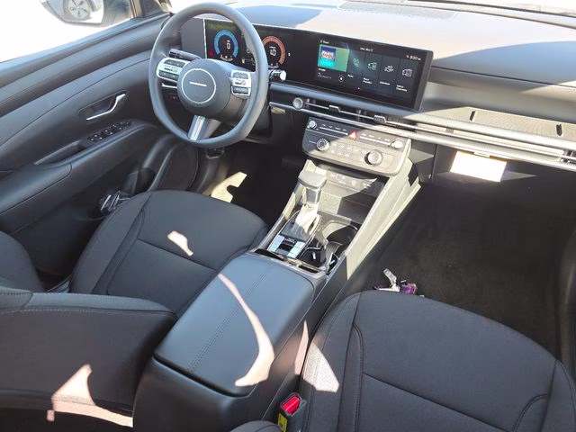2026 White Pearl Hyundai Tucson SE FWD SUV