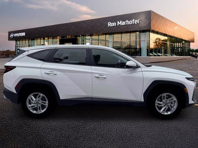 2026 White Pearl Hyundai Tucson SE FWD SUV