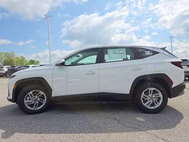2026 White Pearl Hyundai Tucson SE AWD SUV