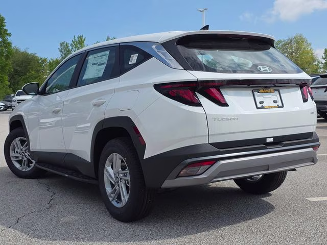 2026 White Pearl Hyundai Tucson SE AWD SUV