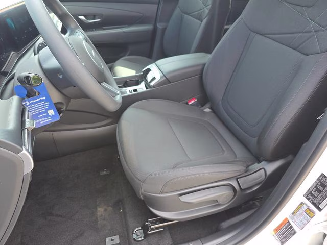 2026 White Pearl Hyundai Tucson SE AWD SUV