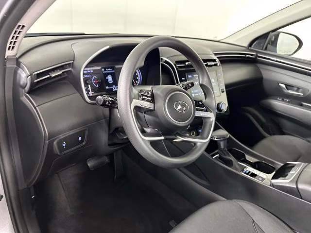 2024 Shimmering Silver Hyundai Tucson SE AWD SUV