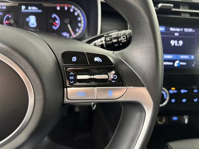 2024 Shimmering Silver Hyundai Tucson SE AWD SUV