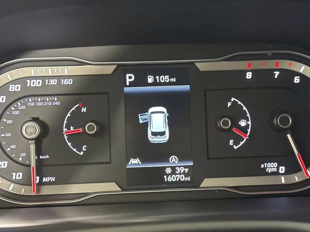 2024 Shimmering Silver Hyundai Tucson SE AWD SUV