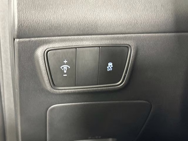 2024 Shimmering Silver Hyundai Tucson SE AWD SUV