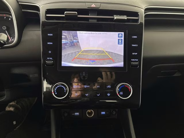 2024 Shimmering Silver Hyundai Tucson SE AWD SUV