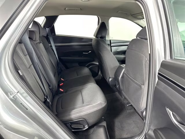 2024 Shimmering Silver Hyundai Tucson SE AWD SUV