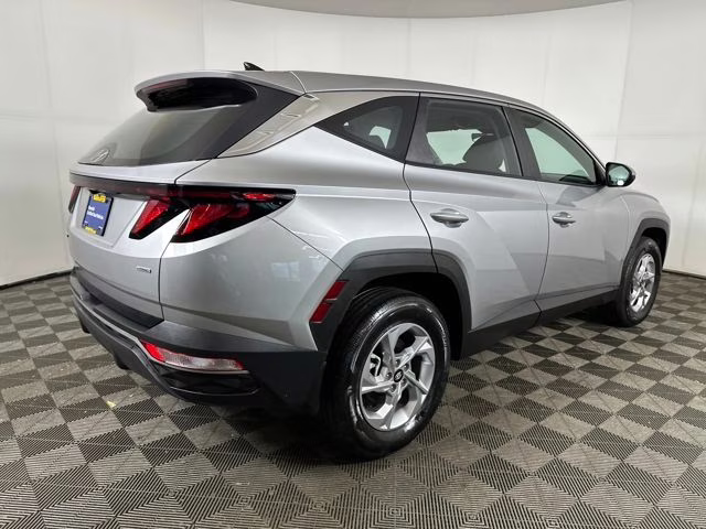 2024 Shimmering Silver Hyundai Tucson SE AWD SUV