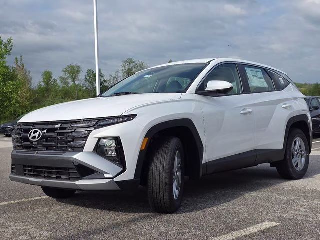 2026 White Pearl Hyundai Tucson SE AWD SUV