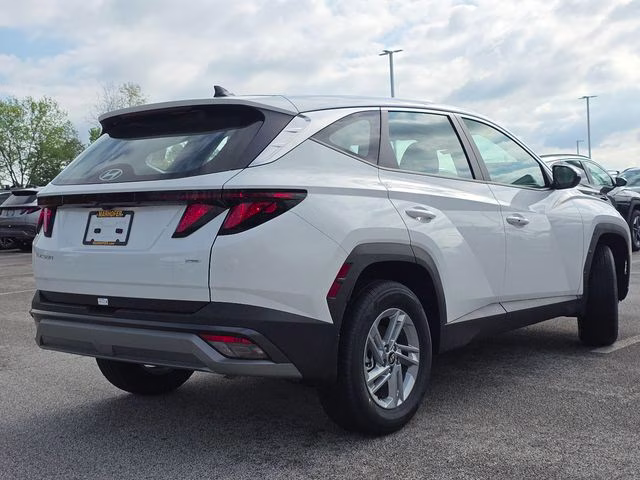 2026 White Pearl Hyundai Tucson SE AWD SUV