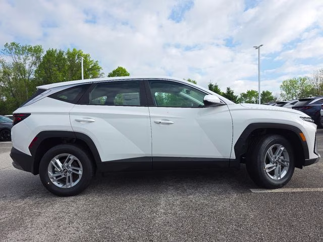 2026 White Pearl Hyundai Tucson SE AWD SUV