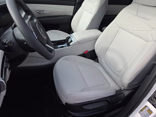 2026 White Pearl Hyundai Tucson SE AWD SUV