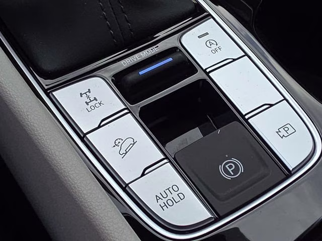 2026 White Pearl Hyundai Tucson SE AWD SUV