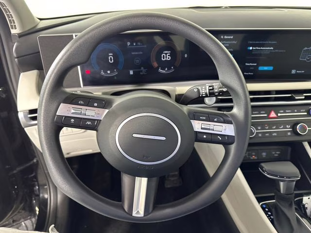 2025 Phantom Black Hyundai Tucson SE AWD SUV