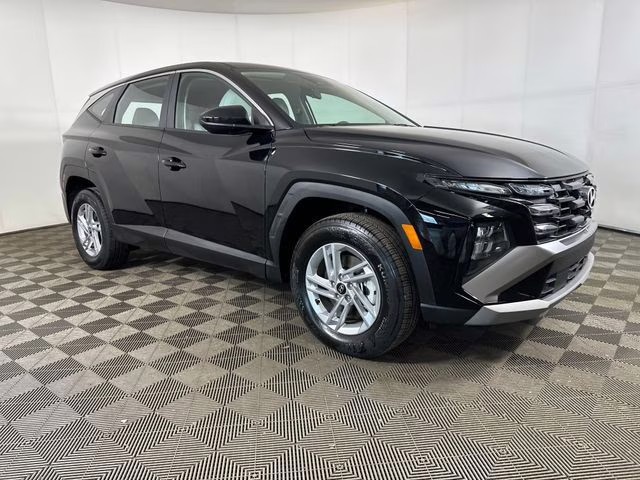 2025 Phantom Black Hyundai Tucson SE AWD SUV