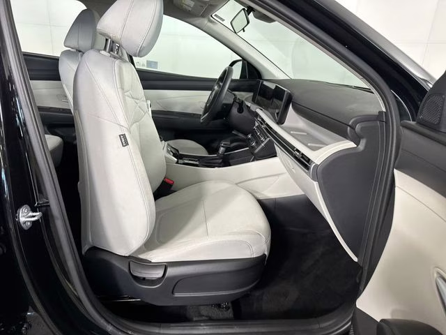 2025 Phantom Black Hyundai Tucson SE AWD SUV