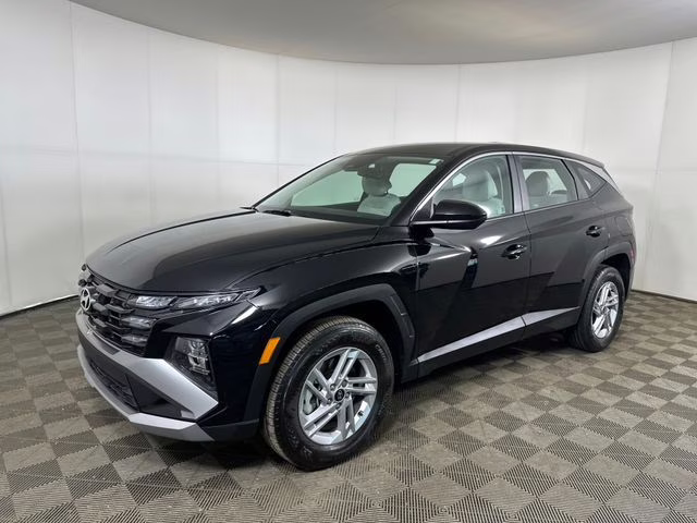 2025 Phantom Black Hyundai Tucson SE AWD SUV