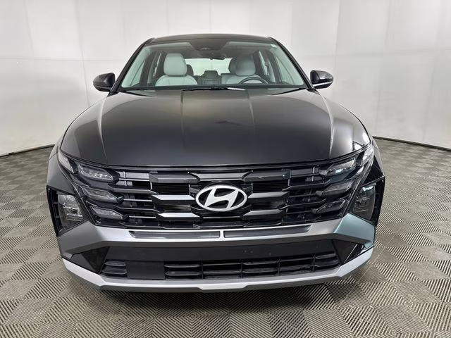 2025 Phantom Black Hyundai Tucson SE AWD SUV