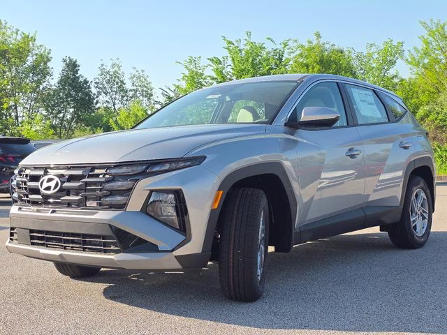 2026 Shimmering Silver Hyundai Tucson SE AWD SUV
