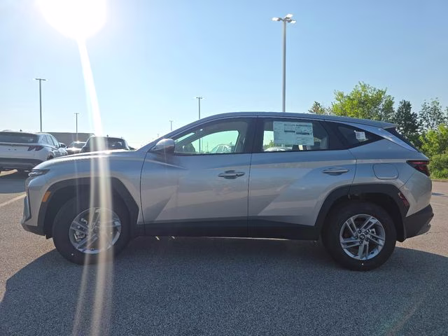 2026 Shimmering Silver Hyundai Tucson SE AWD SUV