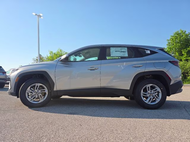 2026 Shimmering Silver Hyundai Tucson SE AWD SUV