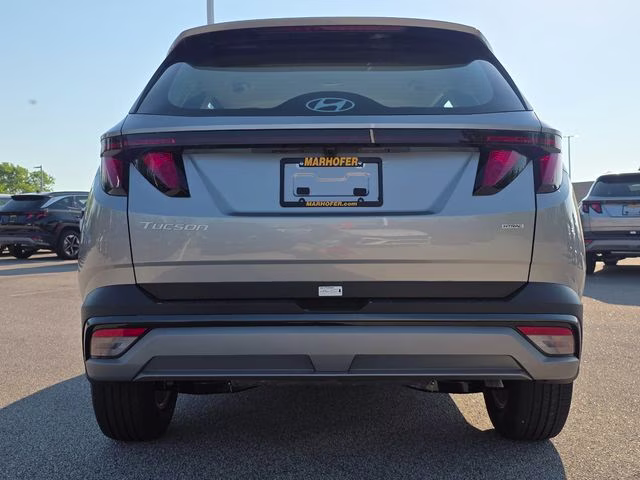 2026 Shimmering Silver Hyundai Tucson SE AWD SUV