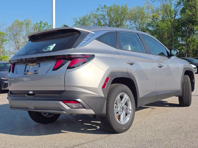 2026 Shimmering Silver Hyundai Tucson SE AWD SUV