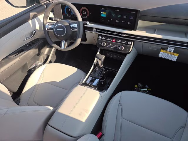 2026 Shimmering Silver Hyundai Tucson SE AWD SUV