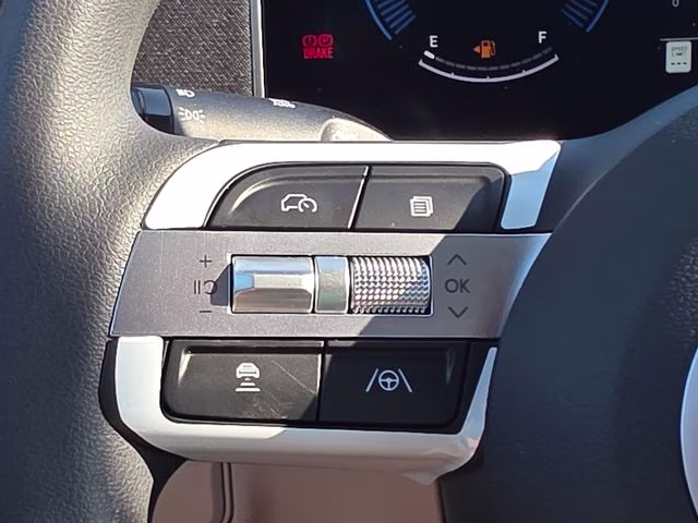 2026 Shimmering Silver Hyundai Tucson SE AWD SUV