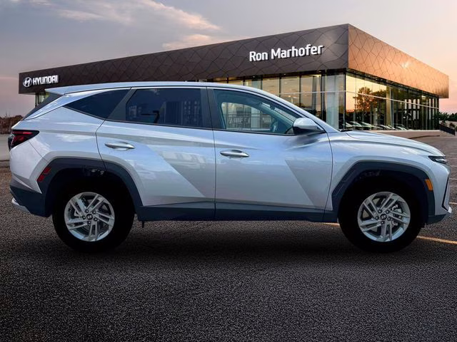 2026 Shimmering Silver Hyundai Tucson SE AWD SUV