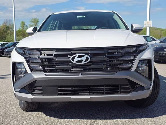 2026 White Pearl Hyundai Tucson SE AWD SUV