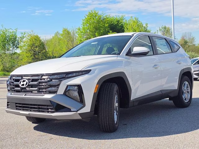 2026 White Pearl Hyundai Tucson SE AWD SUV