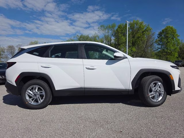 2026 White Pearl Hyundai Tucson SE AWD SUV