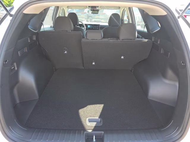 2026 White Pearl Hyundai Tucson SE AWD SUV