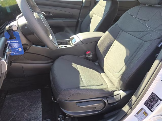 2026 White Pearl Hyundai Tucson SE AWD SUV