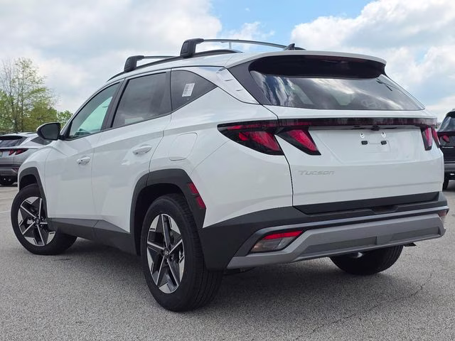 2026 White Pearl Hyundai Tucson SEL FWD SUV