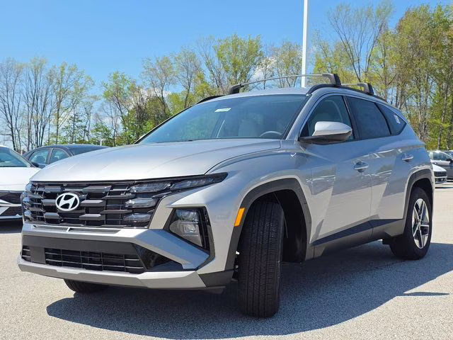 2026 Shimmering Silver Hyundai Tucson SEL FWD SUV