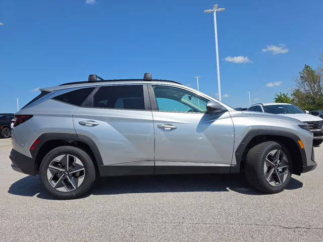 2026 Shimmering Silver Hyundai Tucson SEL FWD SUV