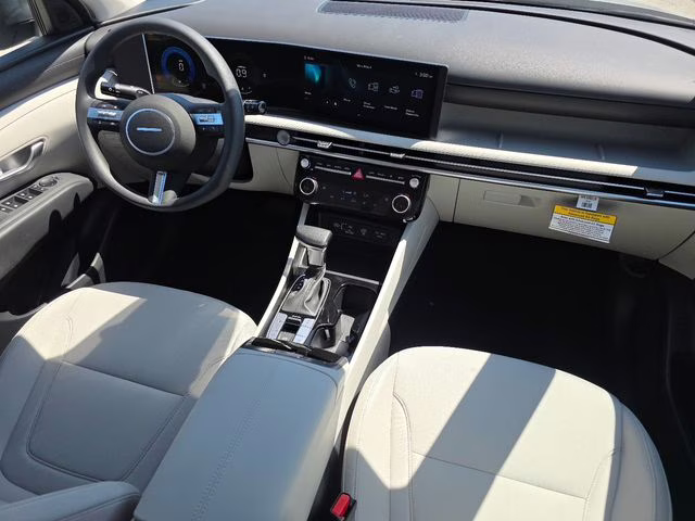 2026 Shimmering Silver Hyundai Tucson SEL FWD SUV