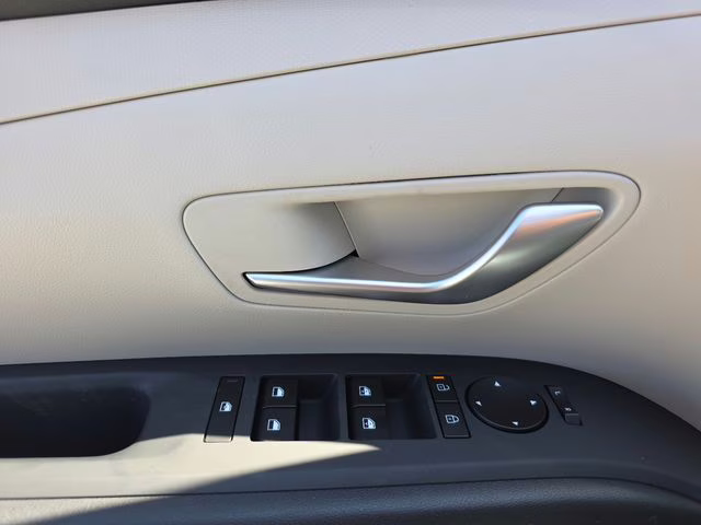 2026 Shimmering Silver Hyundai Tucson SEL FWD SUV