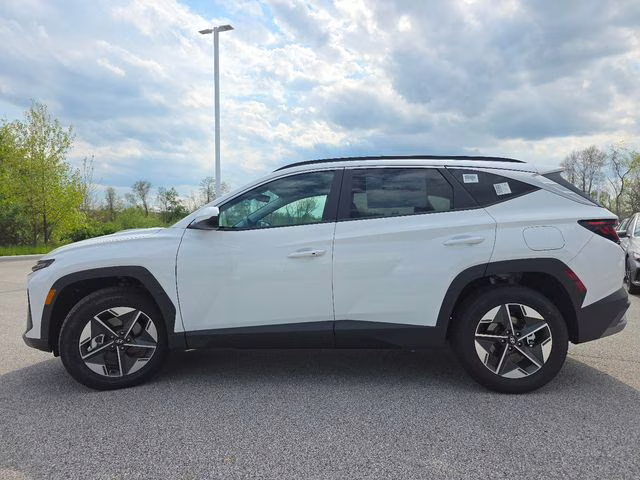 2026 White Pearl Hyundai Tucson SEL FWD SUV