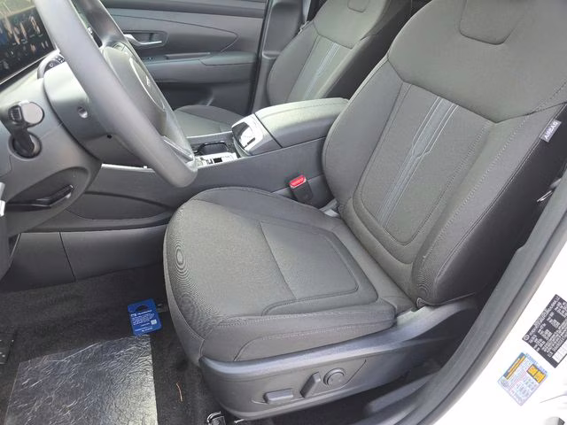 2026 White Pearl Hyundai Tucson SEL FWD SUV