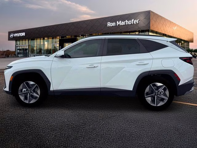 2026 White Pearl Hyundai Tucson SEL FWD SUV